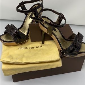 Louis Vuitton Grenadine Monogram Pumps